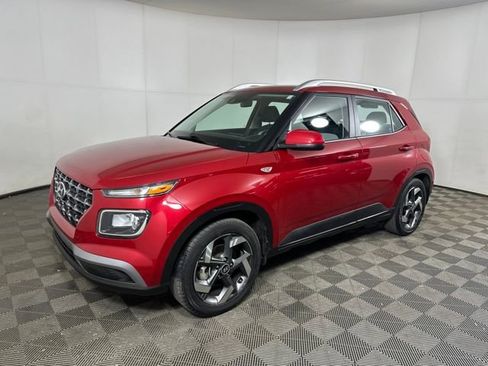 Certified 2022 Hyundai Venue SEL image 7