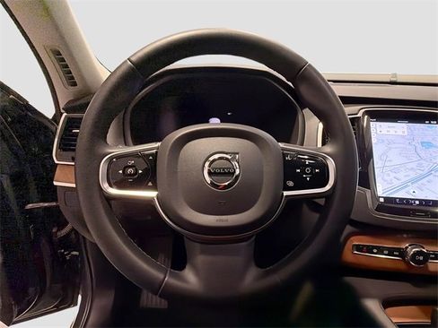Used 2024 Volvo XC90 B5 Plus image 9