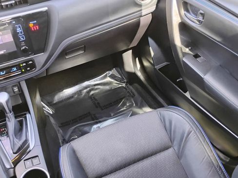 Used 2018 Toyota Corolla SE image 16