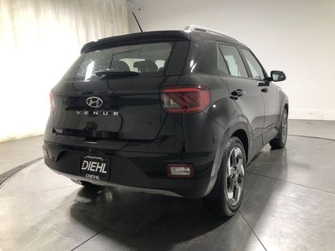 Used 2023 Hyundai Venue SEL image 7