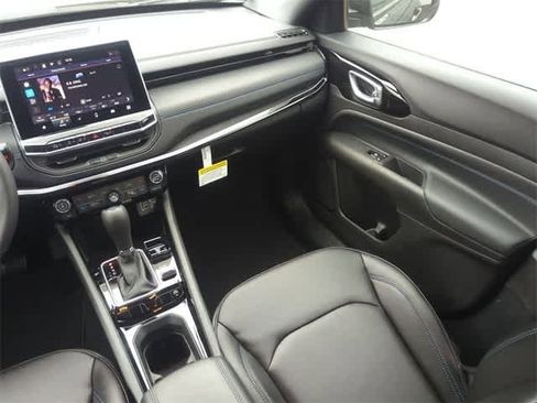 New 2026 Jeep Compass Limited image 3