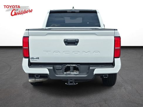 Used 2025 Toyota Tacoma SR5 AWD/4WD image 6