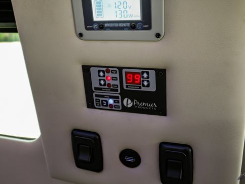Used 2023 Mercedes-Benz Sprinter 3500 image 93