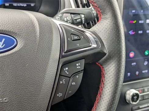 Used 2023 Ford Edge ST-Line image 19