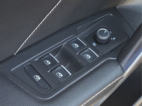 Used 2022 Volkswagen Tiguan SE R-Line AWD/4WD image 14