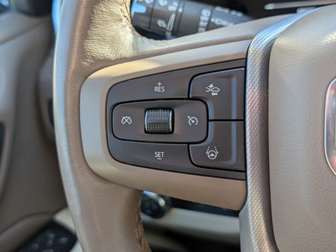 Used 2023 GMC Yukon XL Denali w/ Denali Reserve Package image 28