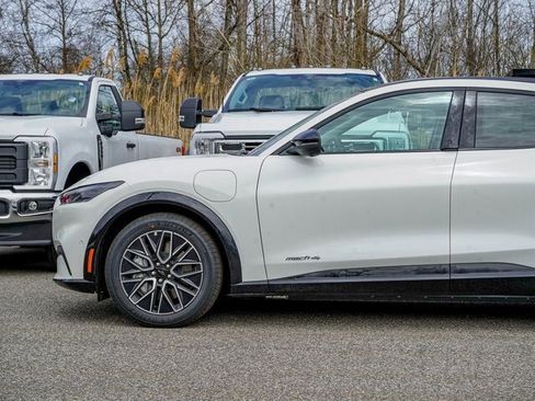 New 2024 Ford Mustang Mach-E Premium image 39