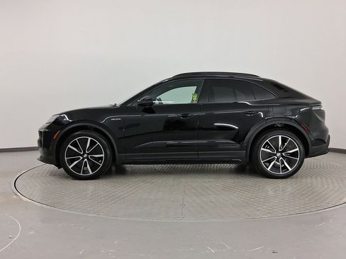 New 2025 Porsche Macan Electric image 2