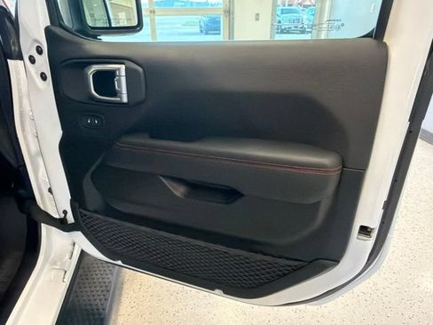 Used 2021 Jeep Wrangler Unlimited Rubicon AWD/4WD image 45