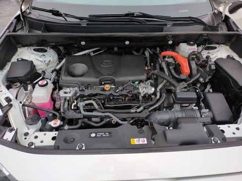 Used 2022 Toyota RAV4 XLE Premium AWD/4WD image 33