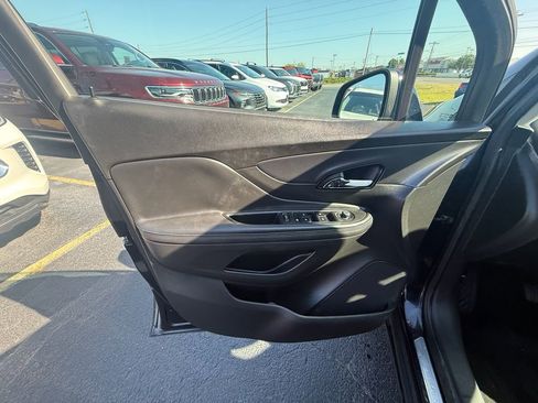 Used 2021 Buick Encore Preferred w/ Safety Package image 11