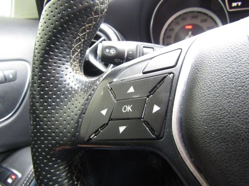 Used 2015 Mercedes-Benz GLA 250 GLA 250 4MATIC Sport Utility 4 w/ Sport Package image 19