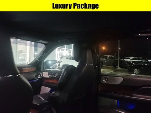 Used 2020 Lincoln Navigator L Reserve w/ Luxury Package image 11