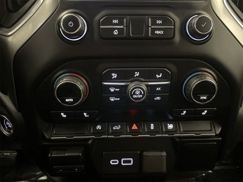 Used 2019 Chevrolet Silverado 1500 LT image 11