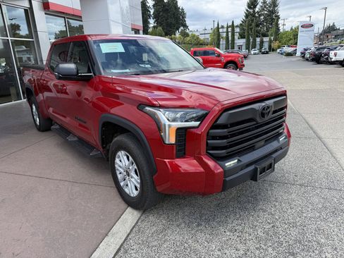 Used 2023 Toyota Tundra SR5 w/ SR5 Premium Package AWD/4WD image 8