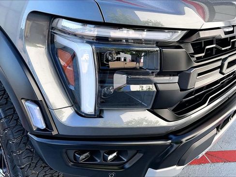 Used 2025 Ford F150 Raptor AWD/4WD image 32