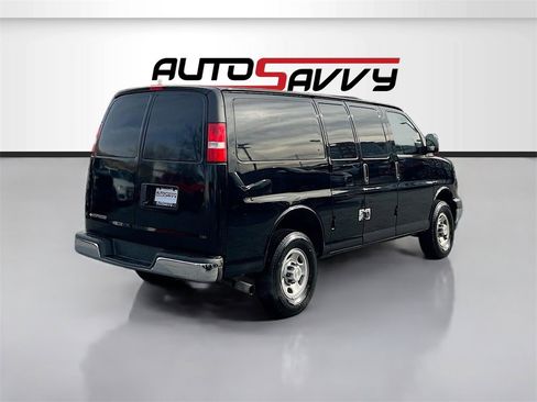 Used 2024 Chevrolet Express 2500 w/ Driver Convenience Package image 7