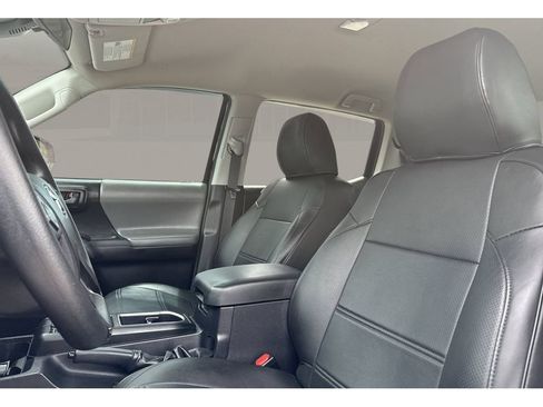 Used 2021 Toyota Tacoma SR AWD/4WD image 25