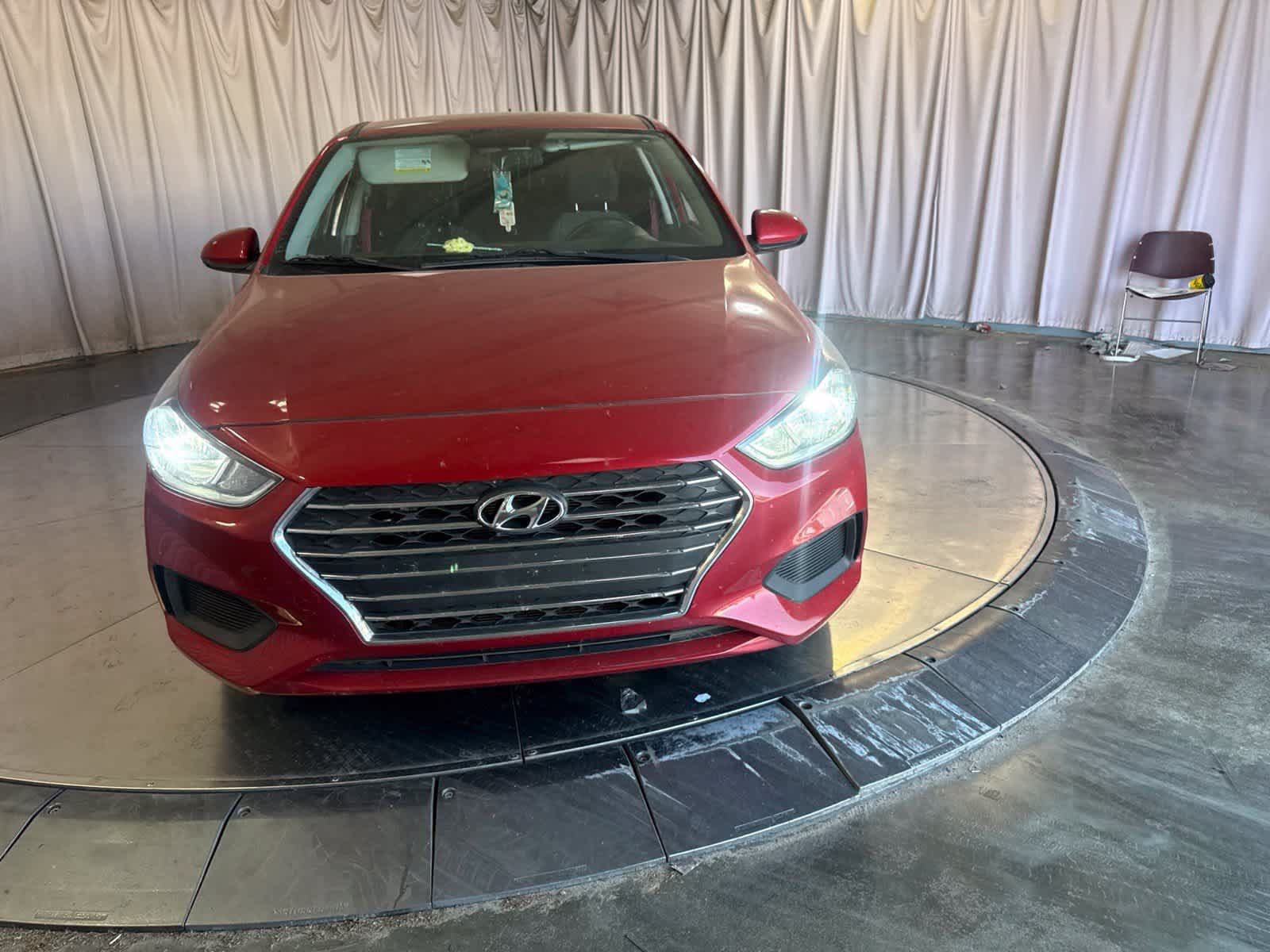 Used 2021 Hyundai Accent SE FWD image 2