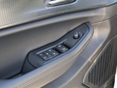 New 2025 Jeep Grand Cherokee Altitude image 18