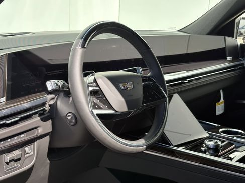 New 2026 Cadillac Escalade ESV Luxury image 18