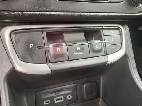 Used 2023 GMC Terrain SLT w/ Tech Package FWD image 33