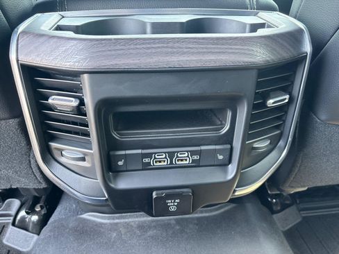 Used 2025 RAM 3500 Laramie AWD/4WD image 34