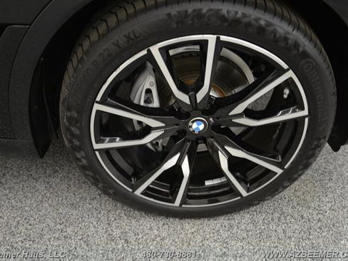 Used 2022 BMW X7 xDrive40i w/ M Sport Package image 53