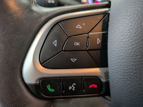 Used 2019 Jeep Compass Latitude w/ Cold Weather Group AWD/4WD image 19