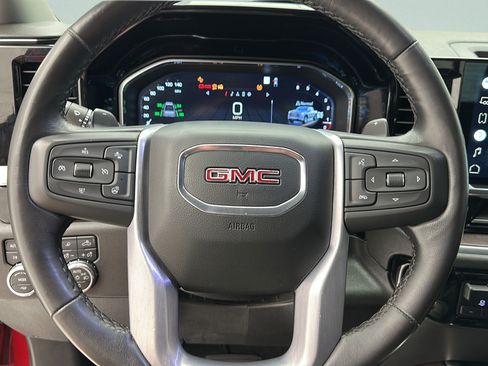 Used 2022 GMC Sierra 1500 SLT w/ SLT Premium Plus Package AWD/4WD image 18
