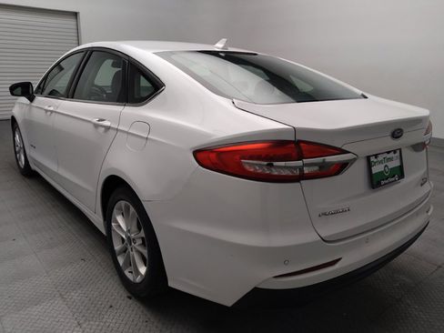 Used 2019 Ford Fusion SE FWD image 5