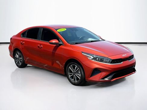 Used 2023 Kia Forte LXS w/ LXS Technology Package FWD image 3