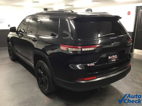 Used 2022 Jeep Grand Cherokee L Limited w/ Black Appearance Package AWD/4WD image 7