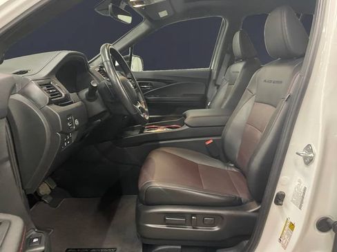Certified 2024 Honda Ridgeline Black Edition image 9