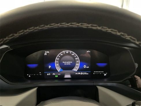 Used 2024 Volkswagen Taos SE image 23