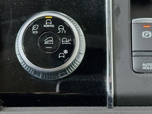 Used 2023 Mitsubishi Outlander SE image 26