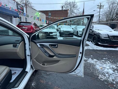 Used 2014 Hyundai Elantra Limited w/ Option Group 03 image 37