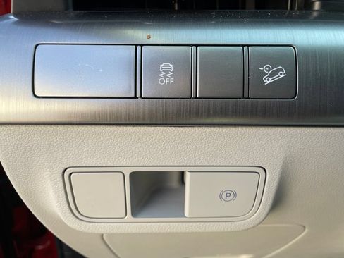 Used 2025 Hyundai Kona SEL FWD image 16