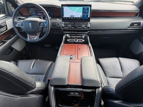 Certified 2023 Lincoln Navigator Reserve image 17