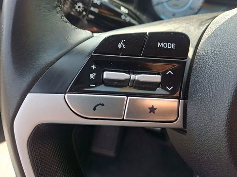 Used 2025 Hyundai Elantra SEL FWD image 23