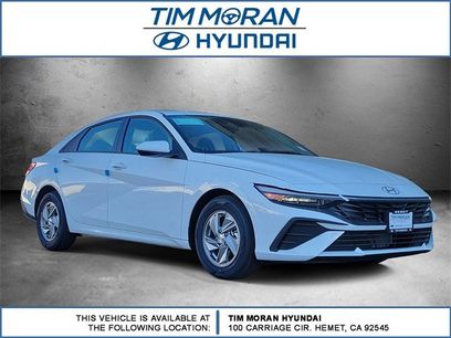 New 2025 Hyundai Elantra SE