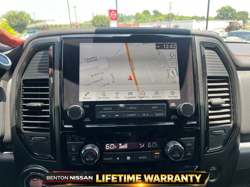 Used 2022 Nissan Titan PRO-4X w/ Pro-4x Convenience Package AWD/4WD image 18