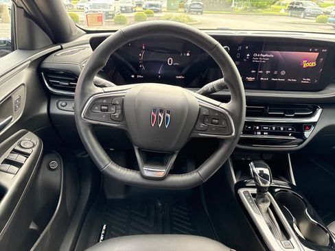 Used 2025 Buick Envista Avenir FWD image 13