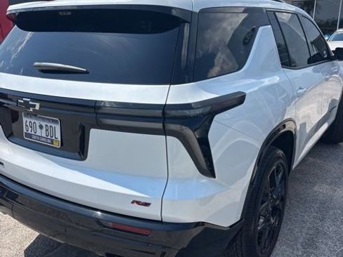 Used 2025 Chevrolet Traverse RS w/ LPO, Floor Liner Package AWD/4WD image 10