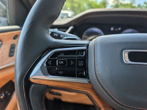 Used 2023 Jeep Grand Cherokee L Summit AWD/4WD image 27