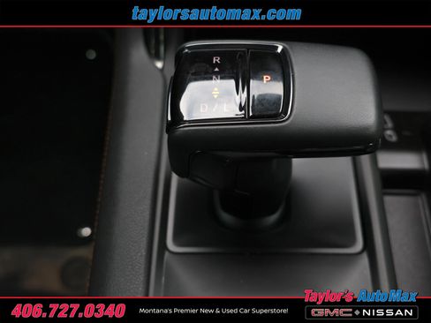 Used 2023 GMC Sierra 1500 AT4 image 32