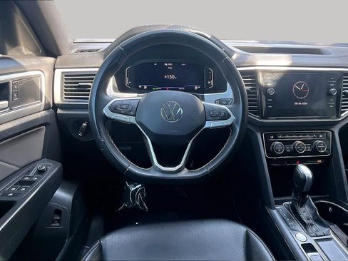 Certified 2023 Volkswagen Atlas Cross Sport SE w/ Panoramic Sunroof Package FWD image 6