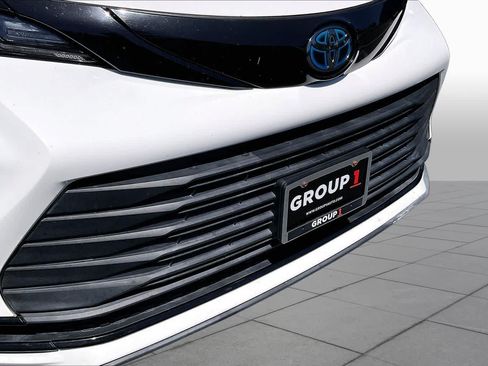 Certified 2022 Toyota Sienna LE FWD image 29