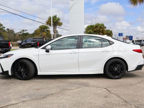 Used 2025 Toyota Camry SE FWD image 26