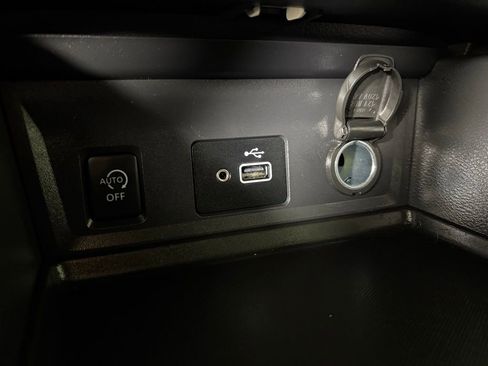 Certified 2025 Nissan Sentra S image 28